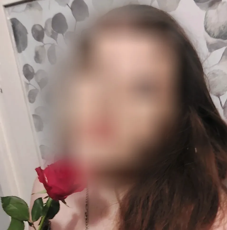 Karin, 27