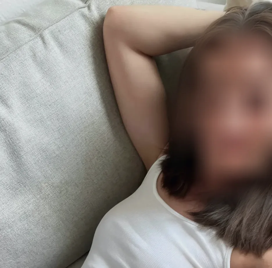 Sophie, 27